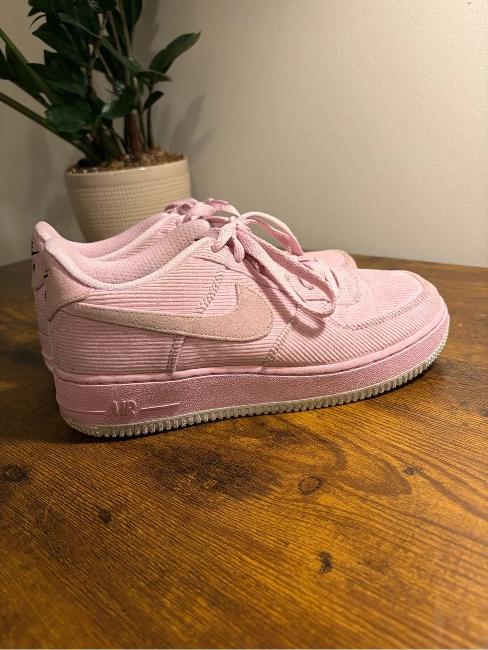 RARE Nike Air Force 1 LV8 sneakers Light Arctic Pink Corduroy Size 6Y